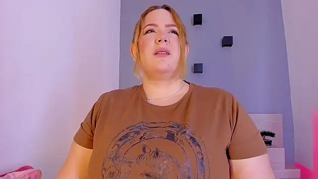 sophiarossee  online show from February 2025 12:17:02 PM