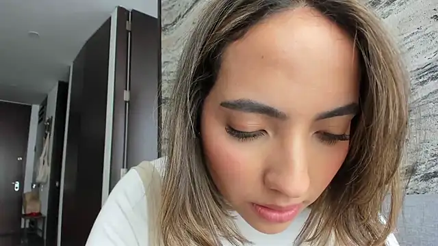 Sophi  a online show from February 2025 08:16:02 PM