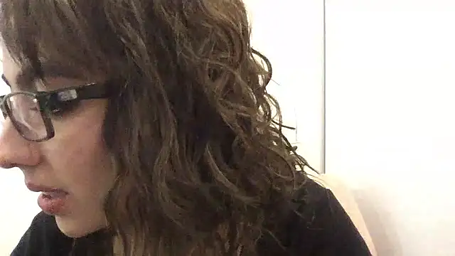 Sophi  a online show from January 2026 01:18:01 AM