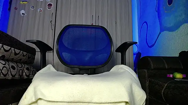 zacwatson  online show from February 2025 06:17:01 PM