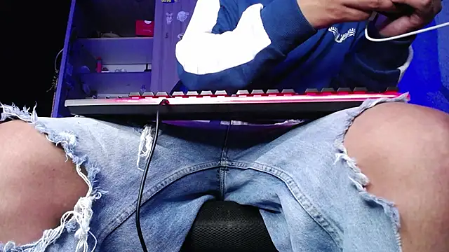 zacwatson  online show from October 2025 01:59:01 AM