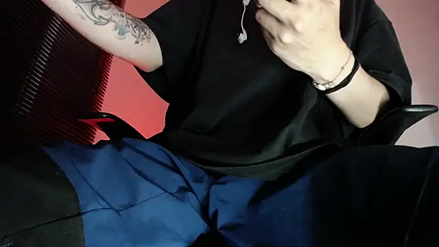 zacwatson  online show from April 2026 02:37:02 AM