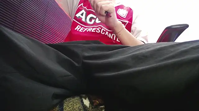 Snapshot of zacwatson_ chatting on June 2026 02:25:01 AM zacwatson online show from June 2026 02:25:01 AM