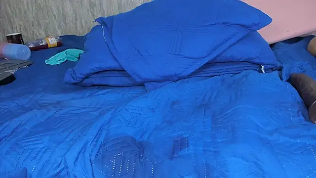 Snapshot of violett_lo chatting on January 2025 06:13:01 AM violett lo online show from January 2025 06:13:01 AM