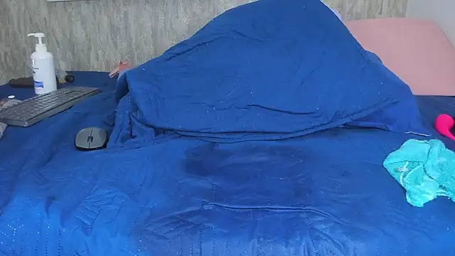 Snapshot of violett_lo chatting on February 2025 09:13:02 AM violett lo online show from February 2025 09:13:02 AM