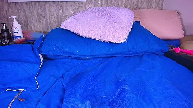 Snapshot of violett_lo chatting on March 2025 09:19:02 AM violett lo online show from March 2025 09:19:02 AM