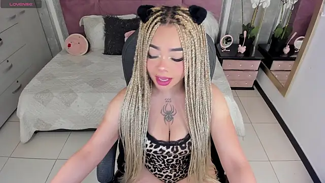 conny  curly online show from November 2025 01:00:01 PM