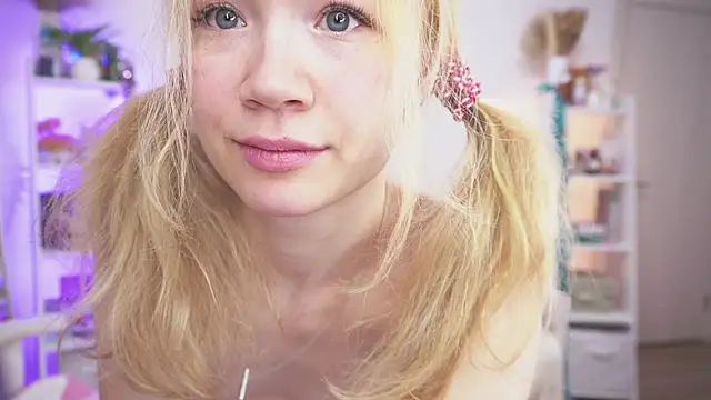 Lily Young online show from December 2024 08:35:01 AM