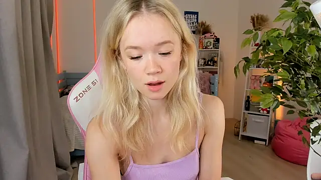 Lily Young online show from October 2025 04:23:02 AM