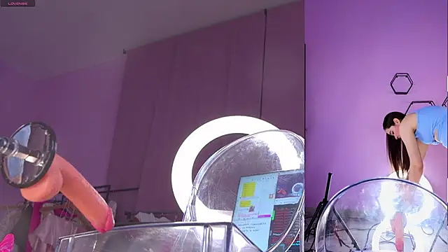 KateBleare online show from December 2024 03:55:01 PM