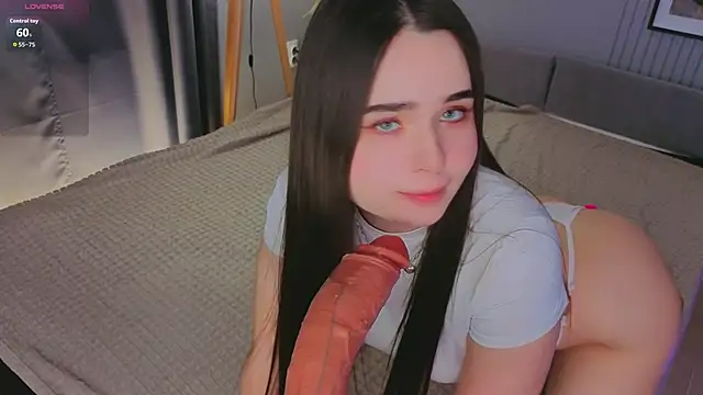 KateBleare online show from November 2025 03:44:01 PM