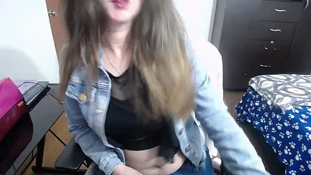 Luna girlhot  online show from February 2025 09:00:01 PM