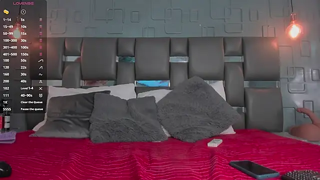 PittAndLunaa online show from March 2025 12:09:02 PM