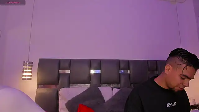 PittAndLunaa online show from February 2026 12:32:01 PM