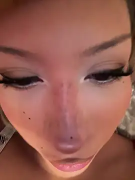 jackelinuh online show from April 2026 10:04:02 PM