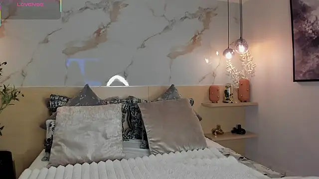 LeaThompson online show from September 2025 10:37:01 PM