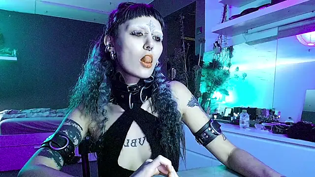 Snapshot of god_x_girl chatting on December 2024 01:18:02 AM god x girl online show from December 2024 01:18:02 AM