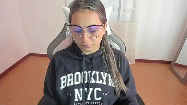 samantha  wilson online show from February 2025 12:13:02 PM