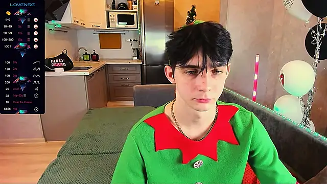 Snapshot of Aaron_Boom chatting on December 2024 11:31:02 PM Aaron Boom online show from December 2024 11:31:02 PM