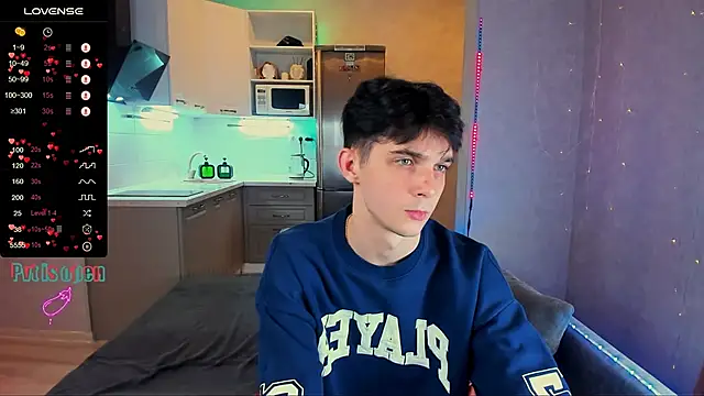 Snapshot of Aaron_Boom chatting on October 2025 01:15:01 AM Aaron Boom online show from October 2025 01:15:01 AM