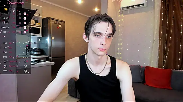 Snapshot of Aaron_Boom chatting on June 2026 08:03:01 PM Aaron Boom online show from June 2026 08:03:01 PM