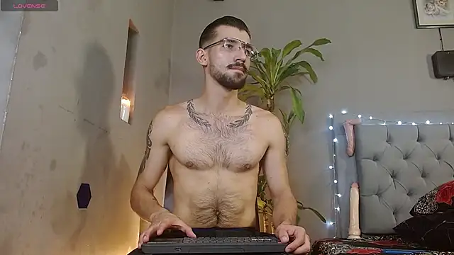 Mr WhiteCock online show from March 2025 05:36:02 PM