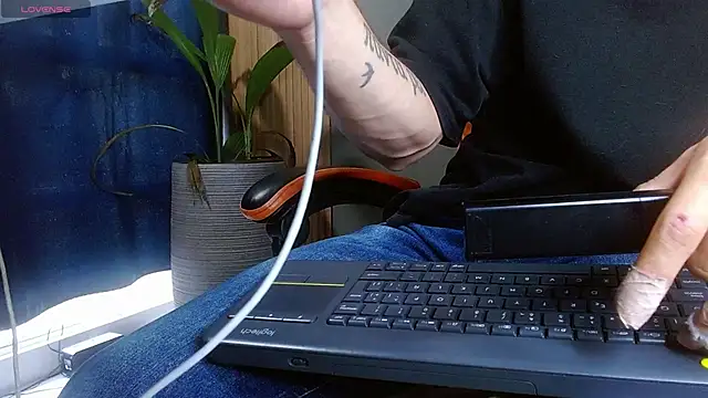 Mr WhiteCock online show from November 2025 08:21:02 PM