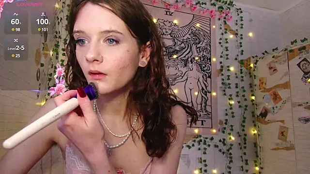 Snapshot of summerhazeee chatting on March 2025 01:07:02 PM summerhazeee online show from March 2025 01:07:02 PM