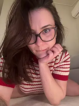 Its Jade online show from April 2026 08:43:01 PM