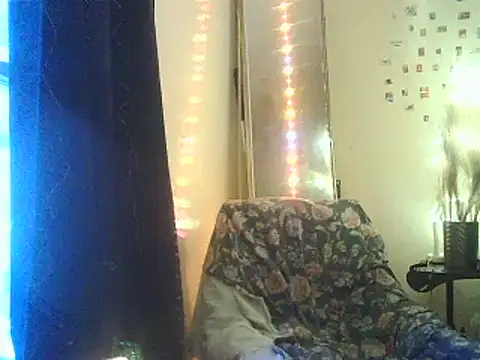 Snapshot of DaddyQuimHot chatting on February 2025 07:54:02 AM DaddyQuimHot online show from February 2025 07:54:02 AM