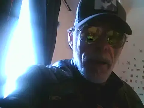 Snapshot of DaddyQuimHot chatting on February 2025 11:20:02 AM DaddyQuimHot online show from February 2025 11:20:02 AM