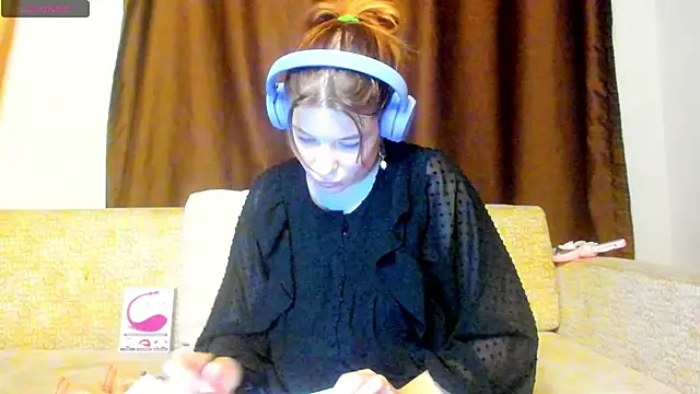 Leila purr18 online show from September 2025 08:03:01 PM