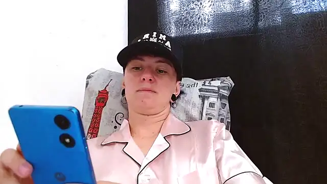 Snapshot of tomboyblue chatting on April 2026 01:53:02 PM tomboyblue online show from April 2026 01:53:02 PM