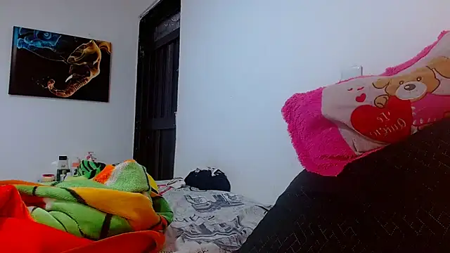 Snapshot of tomboyblue chatting on May 2026 05:56:01 PM tomboyblue online show from May 2026 05:56:01 PM