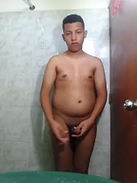 Fuenmayor40 online show from December 2025 04:57:01 PM