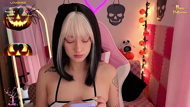 violet ch online show from October 2025 05:31:02 PM