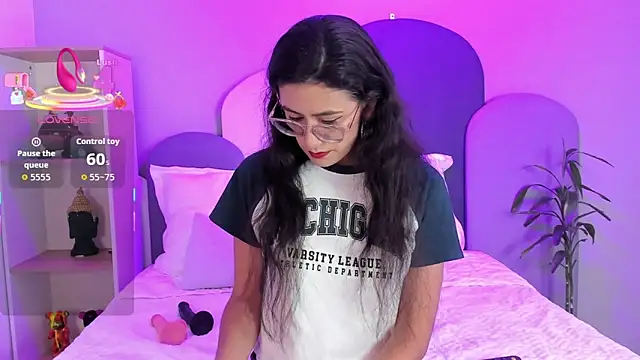 SophieGomez22 online show from December 2025 11:28:02 AM