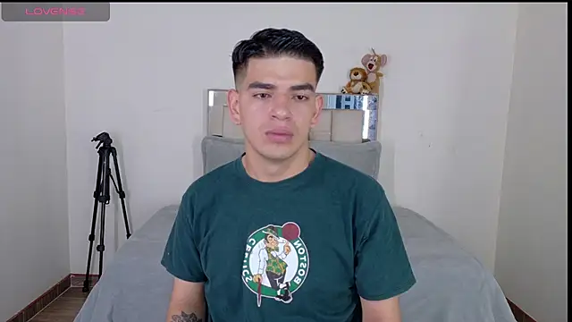Ares Johnson online show from June 2026 02:08:01 PM