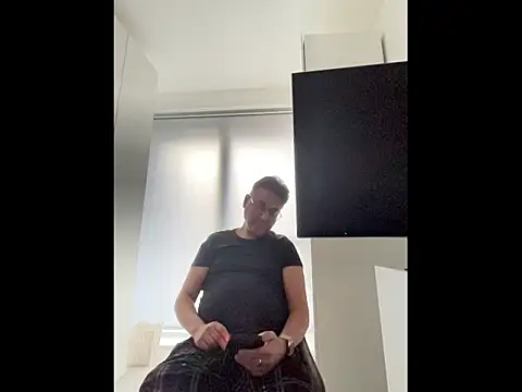 Robin007 online show from March 2026 05:20:01 PM