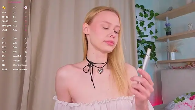 TaraSims online show from November 2025 11:48:01 PM