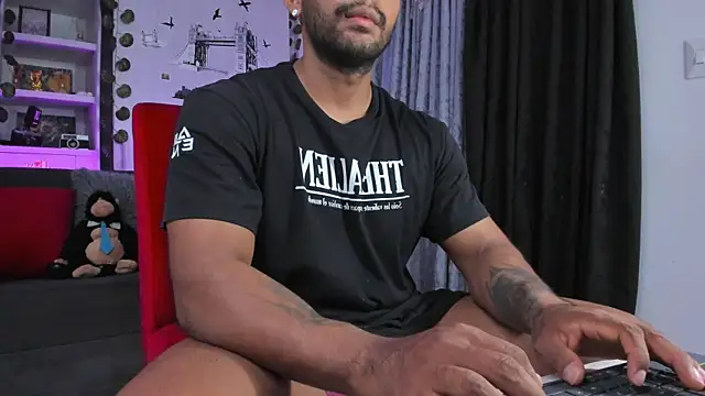 Snapshot of Couple_muscle1 chatting on October 2025 11:02:01 PM Couple muscle1 online show from October 2025 11:02:01 PM