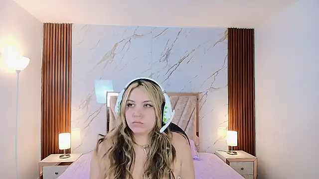 Annie mone online show from January 2026 10:23:01 PM