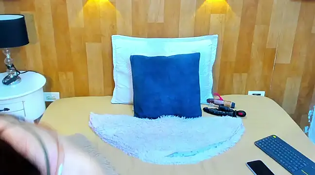 marianaa90 online show from February 2025 03:27:01 PM