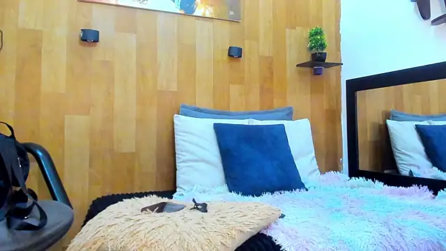 marianaa90 online show from September 2025 07:14:02 PM