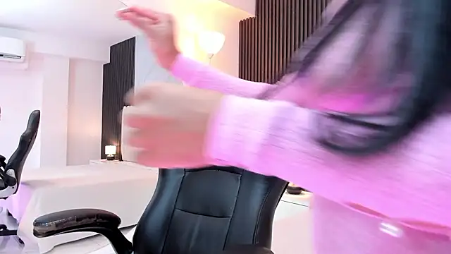 Madiee Rhea online show from February 2026 07:34:02 PM