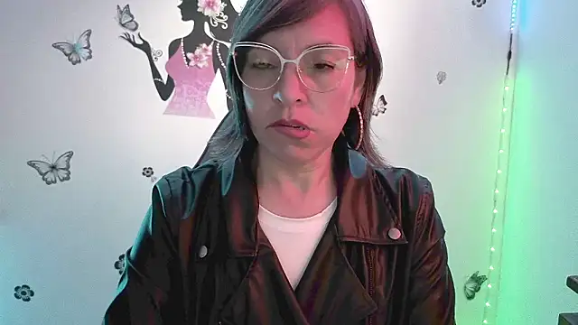 Lady breaks hearts online show from March 2026 10:36:01 PM