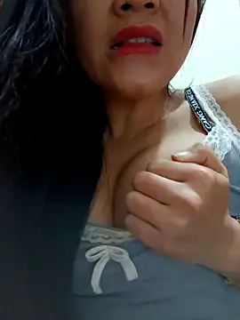 Snapshot of Lyly_sexy2k chatting on March 2025 07:18:01 AM Lyly sexy2k online show from March 2025 07:18:01 AM