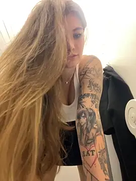 Snapshot of Holy_Tereza chatting on September 2025 03:37:02 PM Holy Tereza online show from September 2025 03:37:02 PM