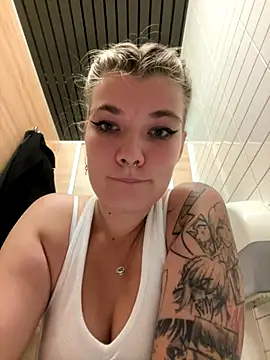 Snapshot of Holy_Tereza chatting on September 2025 03:39:02 PM Holy Tereza online show from September 2025 03:39:02 PM
