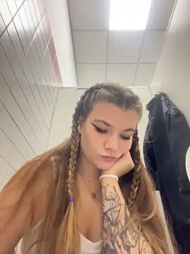 Holy Tereza online show from November 2025 03:36:02 PM